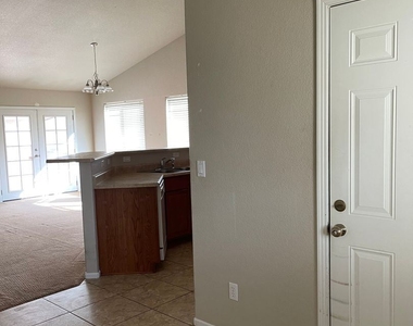 820 Teton Pl - Photo Thumbnail 9