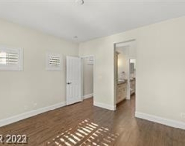 10520 Narra Place - Photo Thumbnail 13