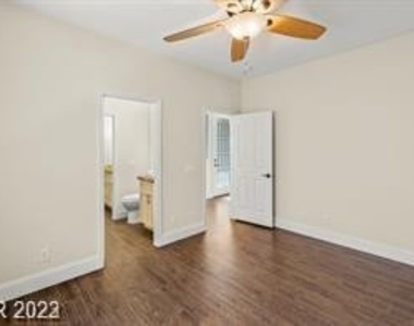 10520 Narra Place - Photo Thumbnail 15