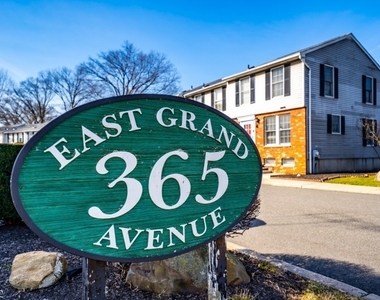 365 E Grand Ave - Photo Thumbnail 0