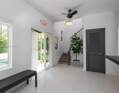 3669 Poinciana Ave - Photo Thumbnail 2