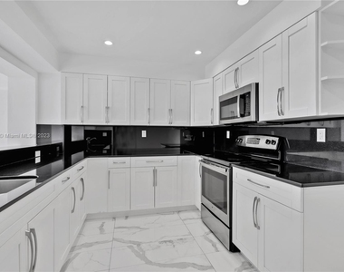 151 Crandon Blvd - Photo Thumbnail 11