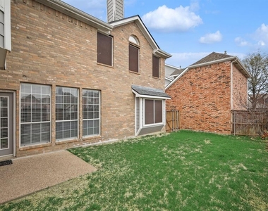 454 Southridge Way - Photo Thumbnail 23