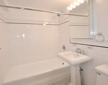 95 Christopher Street - Photo Thumbnail 7