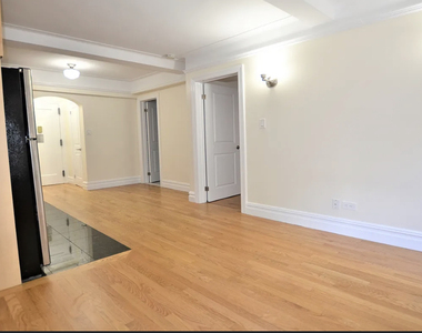 95 Christopher Street - Photo Thumbnail 2