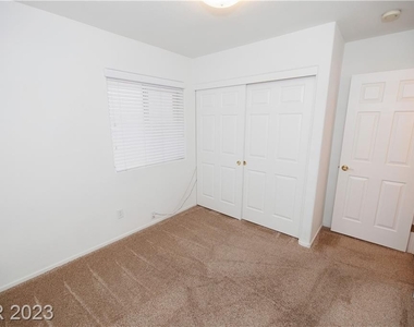 2123 Sunset Vista Avenue - Photo Thumbnail 17