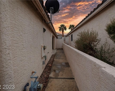 2123 Sunset Vista Avenue - Photo Thumbnail 2