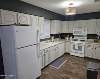 207 Hancock Avenue - Photo Thumbnail 4