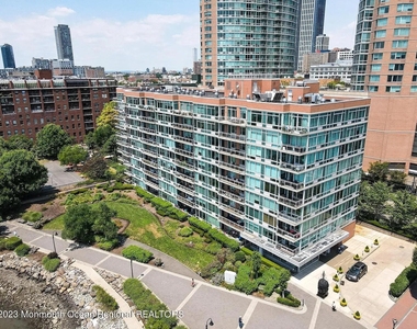 25 Hudson Street - Photo Thumbnail 1