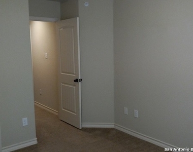 6522 Marcel Way - Photo Thumbnail 32