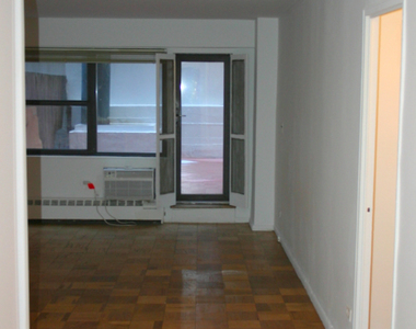 332 E 46th Street, New York, NY 10017 - Photo Thumbnail 2