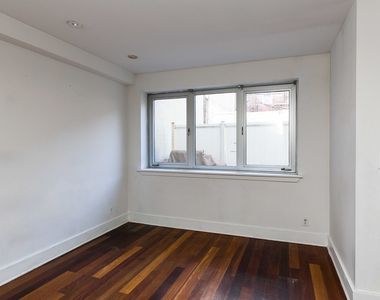 240 Richardson St brooklyn - Photo Thumbnail 11