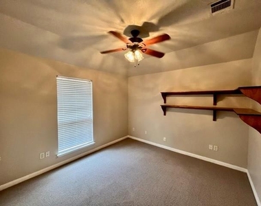 1003  Mesquite Hollow Pl - Photo Thumbnail 16