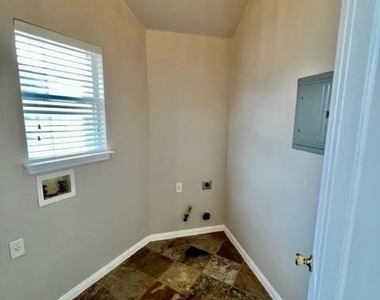 1003  Mesquite Hollow Pl - Photo Thumbnail 12