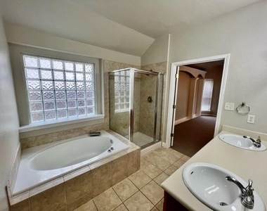 1003  Mesquite Hollow Pl - Photo Thumbnail 25