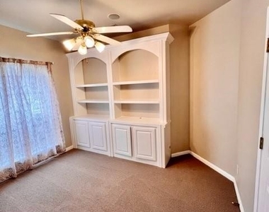 1003  Mesquite Hollow Pl - Photo Thumbnail 4