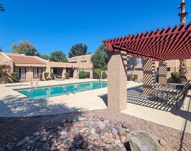 3131 W Cochise Drive - Photo Thumbnail 41