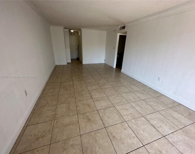 1800 Sans Souci Blvd - Photo Thumbnail 14