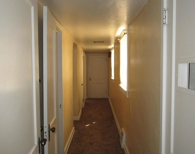 819 Newman Street - Photo Thumbnail 10