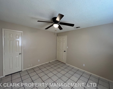 5619 Lakebend West Dr. Unit B - Photo Thumbnail 17