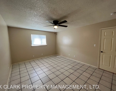 5619 Lakebend West Dr. Unit B - Photo Thumbnail 14