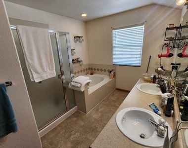 7930 Silver Maple Ln - Photo Thumbnail 7