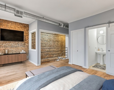 2152 W Hubbard Street - Photo Thumbnail 21