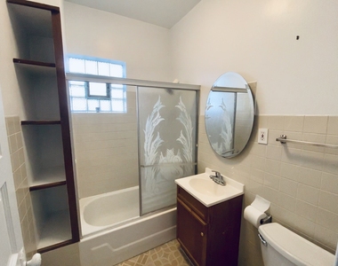 2523 W Winona Street - Photo Thumbnail 4