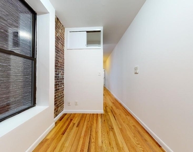 220 East 85 Street - Photo Thumbnail 7