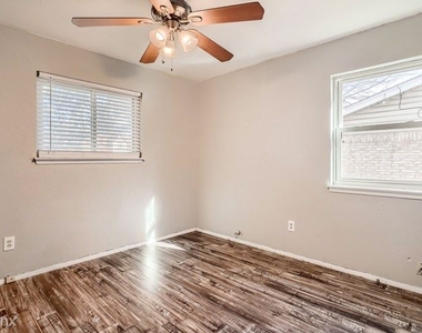 200 Southeast Gardens Boulevard Unit - Photo Thumbnail 7