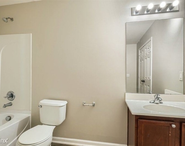 383 Roseglen Dr Nw Unit - Photo Thumbnail 14