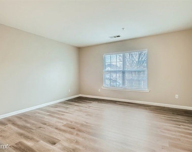 383 Roseglen Dr Nw Unit - Photo Thumbnail 8