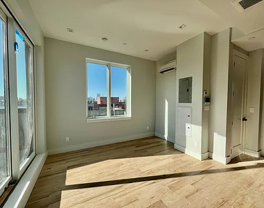 725 Metropolitan Avenue - Photo Thumbnail 1