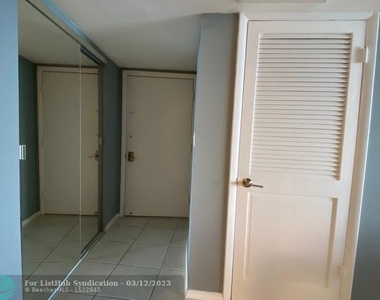 209 N Ft Lauderdale Beach Blvd - Photo Thumbnail 11