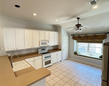 1718 Woodstream Lane - Photo Thumbnail 9