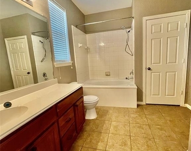 14508 Richmond Circle - Photo Thumbnail 11