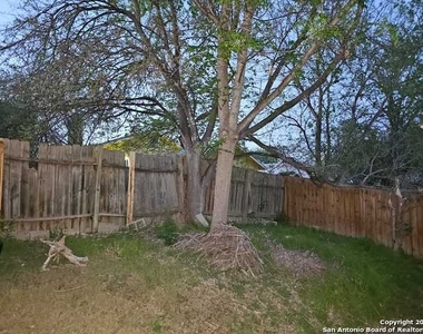 7904 Falcon Ridge Dr - Photo Thumbnail 18