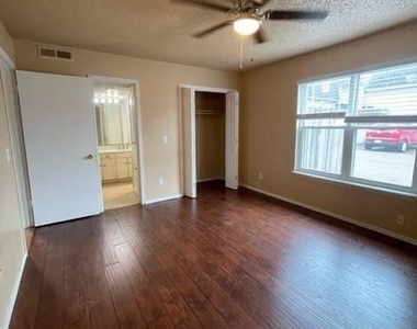 11417 N May Avenue - Photo Thumbnail 17