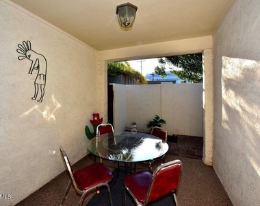 5326 N Las Casitas Place - Photo Thumbnail 9