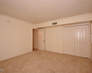 5326 N Las Casitas Place - Photo Thumbnail 7