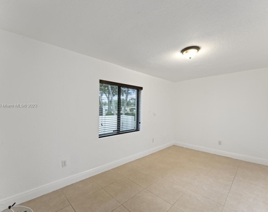 10670 Sw 87th Ave - Photo Thumbnail 15