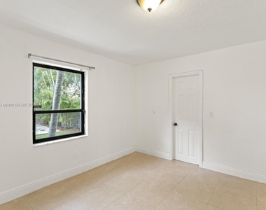 10670 Sw 87th Ave - Photo Thumbnail 23