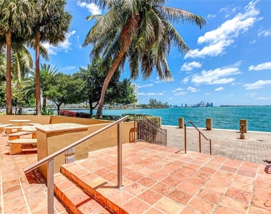 1111 Brickell Bay Dr - Photo Thumbnail 0