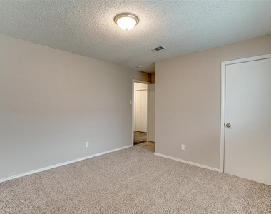 5121 Clubview Drive - Photo Thumbnail 20