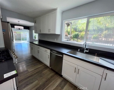 5439 S La Cienega Boulevard - Photo Thumbnail 8