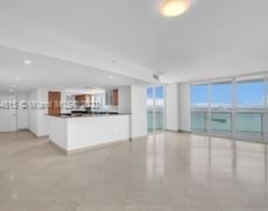 1800 N Bayshore Dr Apt 3301 - Photo Thumbnail 46