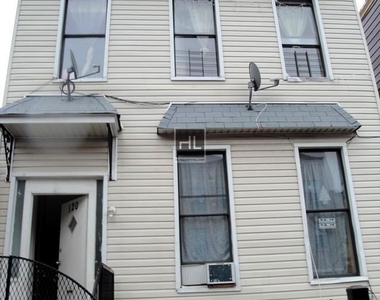 120 Stanhope Street - Photo Thumbnail 10