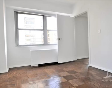 East 63rd Street - Photo Thumbnail 7