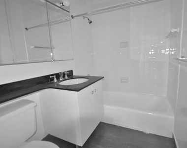 East 63rd Street - Photo Thumbnail 8