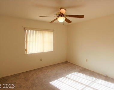 2600 Desert Glen Drive - Photo Thumbnail 25